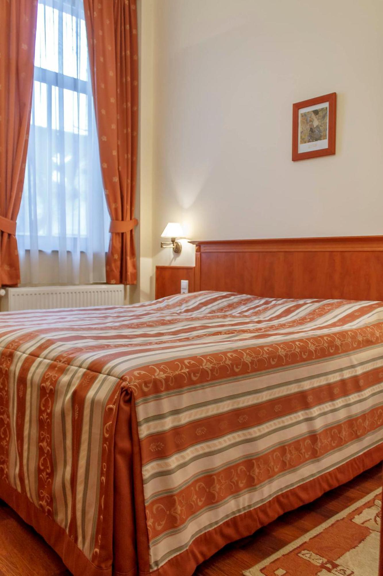 Pannon Panzió Hotel